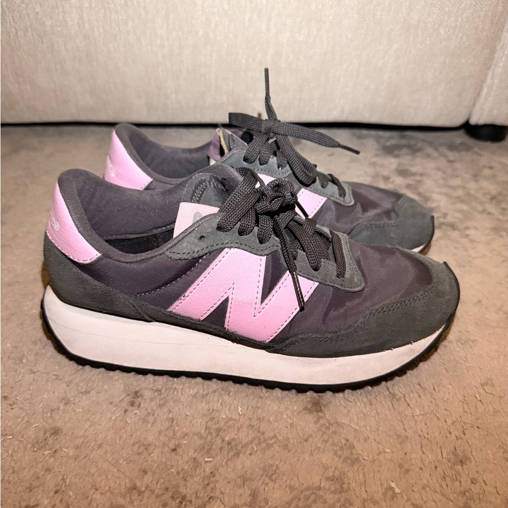 New Balance Women's Sneakers in Pink and Gray
